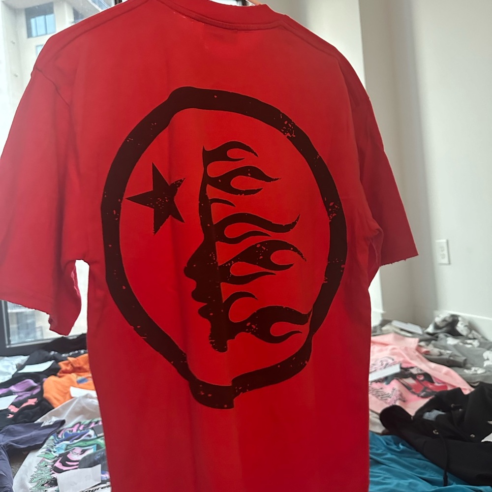 Red hellstar tee - Picture 2 of 2